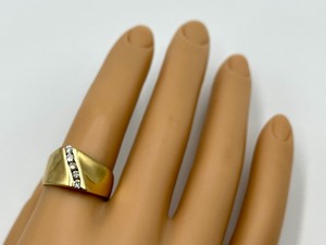 lot 15 image: Vintage 14k and Diamond Ring