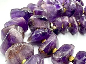 lot 93 image: Vintage Amethyst Beaded Necklace