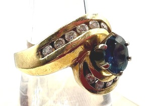 lot 120 image: Vintage 14k Sapphire and Diamond Ring