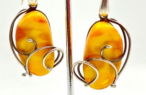 lot 131 image: Pair of Sterling and Baltic Amber Earrings