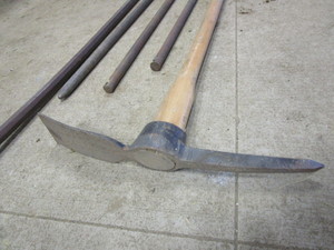 Leverage Bars & Pick Axe
