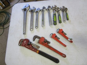 Crescent Wrenches & Pipe Wrenches