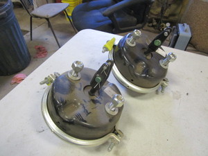 (2) (New) Air Brake Canisters