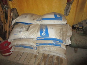 (18) Bags Silica Sand