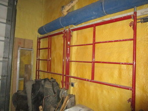 (4) Sections of Scaffolding & Planks