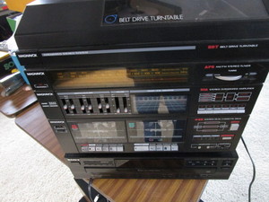 Stereo Equipment Magnavox & Sony