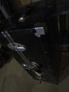 Foot Locker Style Trunk