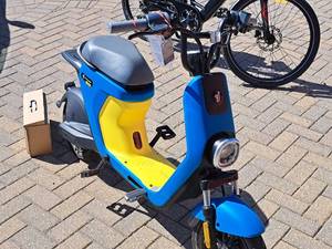 lot 3 image: Segway C-80 48V 750W 24Ah Electric Moped-Style E-Bike Turquoise