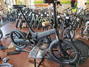lot 18 image: GoCycle G4i 36V 3-speed Foldable 20 Electric Bike Matte Black Frame