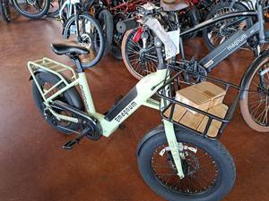 lot 42 image: Magnum Pathfinder 500 48V 7-speed 20 Electric Bike Sand Frame (New )