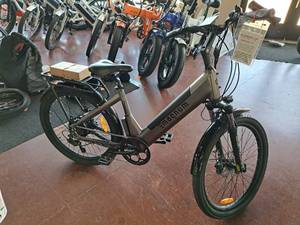 lot 38 image: Magnum Cosmo X 48V 7-speed 26 Electric Bike Metallic Grey Frame (New )