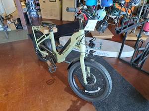 lot 44 image: Magnum Pathfinder 350 36V 7-speed 20 Electric Bike Forest Frame (New )