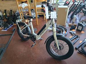 lot 45 image: Magnum Pathfinder 36V 7-speed 20 Electric Bike White Frame (New )