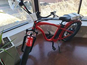 lot 66 image: E-Lux Tahoe Highstep GT 48V 8-speed 26 Electric Bike Red Frame