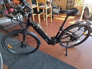 lot 85 image: iGo Discovery Stepthru Atwater 48V 8-speed Electric Bike Graphite Frame (New in Box)