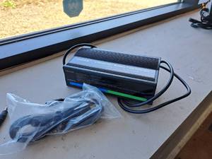 lot 19H image: GoCycle G3 Lithium-Ion Battery Fast Charger HP0180WL2