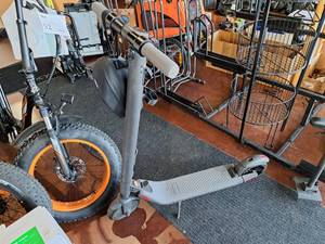 lot 14 image: Segway Ninebot KickScooter ES2 Electric Scooter Dark Grey