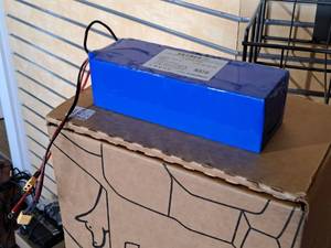 lot 120 image: Samsung 22P 40V8.8Ah Battery