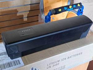lot 124 image: 36V12.5Ah Lithium-Ion Battery (New in Box)