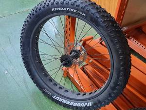 lot 901 image: 26 Fat Tire Bike Wheel with Kenda Juggernaut 26x4.5 Tire (new)