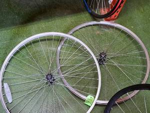 lot 908 image: Lot of (2) 26 Front Bike Wheel
