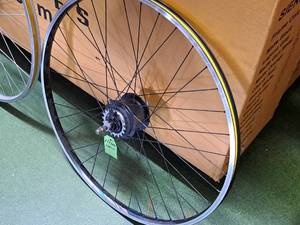 lot 915 image: 28 Hub Motor E-Bike Wheel (New)
