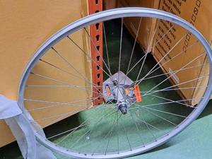 lot 918 image: X-Rims 21000 28 Front Bike Wheel