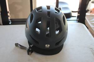 lot 228 image: Bern Union Size Small Kids E-Bike Helmet