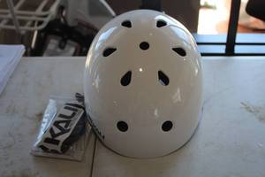 lot 247 image: Kali Size Small E-Bike Helmet