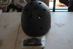 lot 245 image: Kali Size Small E-Bike Helmet