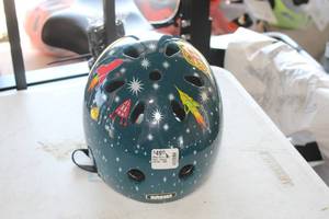 lot 262 image: Nutcase Size XXS E-Bike Helmet