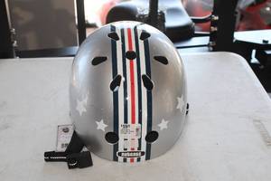 lot 266 image: Nutcase Size XS E-Bike Helmet