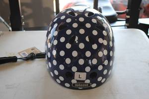 lot 275 image: Nutcase Size Large E-Bike Helmet