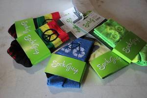 lot 376 image: Lot of (5 Pair) Sock Guy SmallMedium Socks