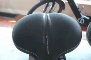 lot 402 image: Serfas Cruiser Drifter Saddle Bike Seat (in original packaging)