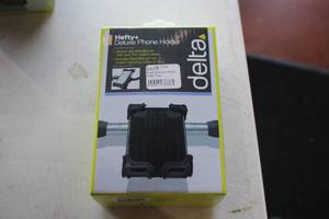 lot 422 image: Delta Hefty Plus Smartphone Holder (New In Package)