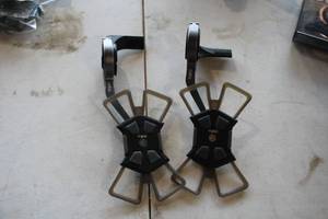 lot 484 image: Lot of (2) Delta Smartphone Holder