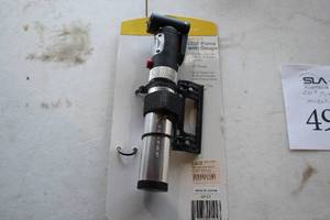lot 491 image: Serfas CO2 InflatorHand Pump (in original packaging)