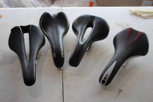 lot 590 image: Lot of (4) Bike Seats