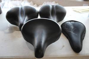 lot 584 image: Lot of (3) Bikes Seats with One Bike Seat Cover