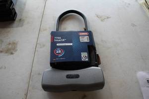 lot 565 image: Abus SmartX 770A 11.8 Keyless U-Lock Bike Lock (in original packaging)