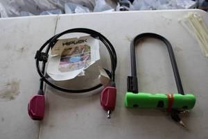 lot 570 image: Lot of (2) Bike Locks - Abus U-Lock, Hiplok Cable Lock