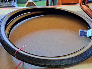 lot 991 image: Lot of (2) Schwalbe Road Cruiser Bike Tires 28x1.75 (New)