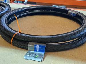 lot 969 image: Lot of (2) Schwalbe Energizer Plus Bike Tires 26x1.75 (New)