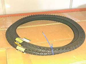 lot 964 image: Lot of (2) Sunlite ISO559 Bike Tires 26x1.95 (New)