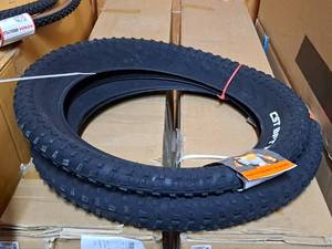 lot 1016 image: Lot of (2) CST BFT Fat Bike Tires 20x4.0 (New)