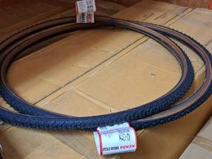 lot 1009 image: Lot of (2) Kenda Kross Cyclo 700c35c Bike Tires (New)