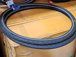 lot 1001 image: Lot of (2) Schwalbe Delta Cruiser Bike Tires 28x1.50 (New)