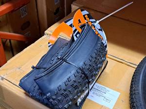 lot 939 image: Lot of (2) Maxxis Aspen Fat Bike Tires 29x2.25 (New)