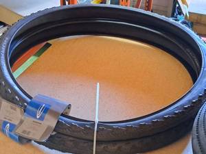 lot 943 image: Lot of (2) Schwalbe Hurricane Fat Bike Tires 29x2 (New)